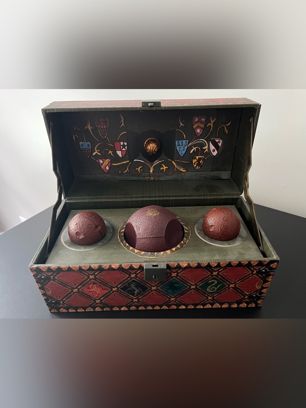 Harry Potter COMPLETE Quidditch Set with 16x24 Poster, Trunk and Keys
